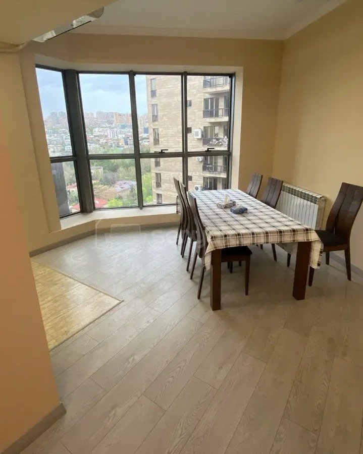 3 Սենյականոց Բնակարան, 140քմ, 10/15 հարկ, Կապիտալ Վերանորոգված
