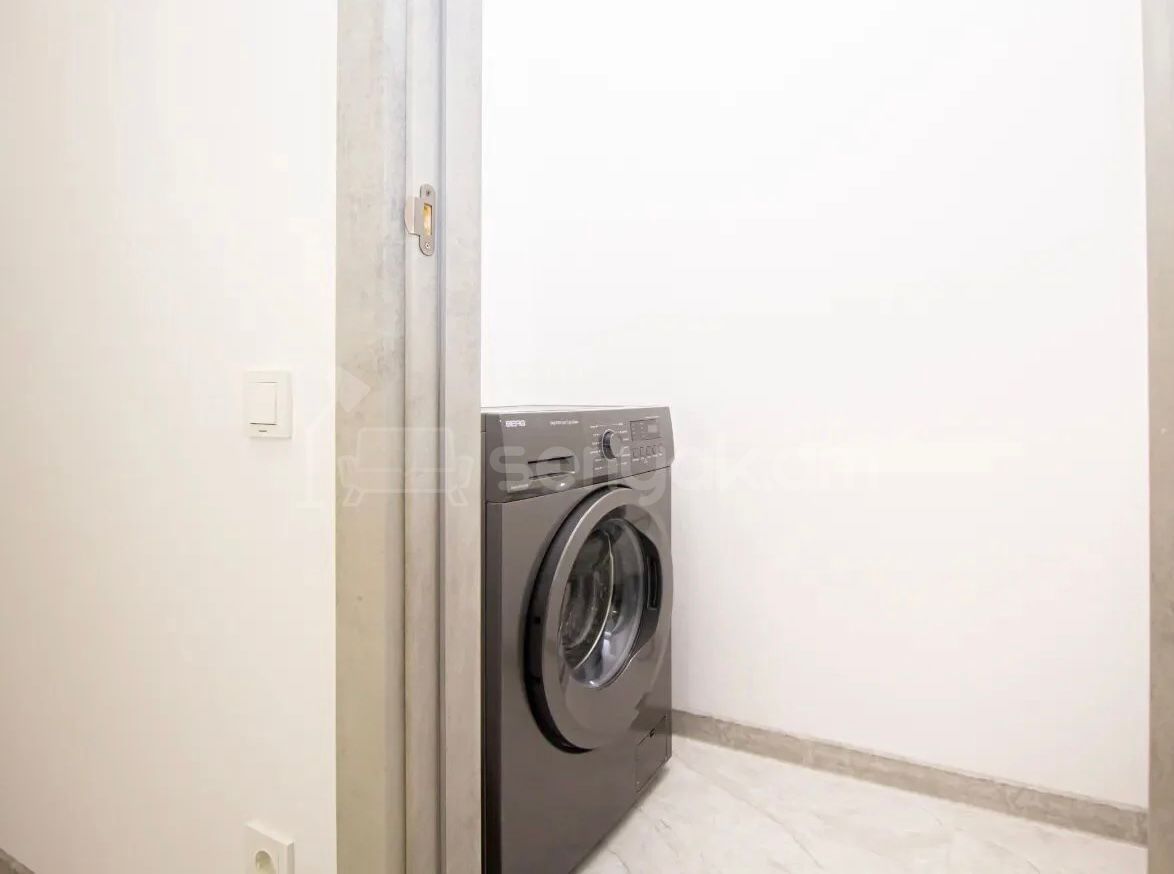 4 Սենյականոց Բնակարան Քարե Շենքում, 95քմ, 9/14 հարկ, Կապիտալ Վերանորոգված, Կահավորված, Արևկող