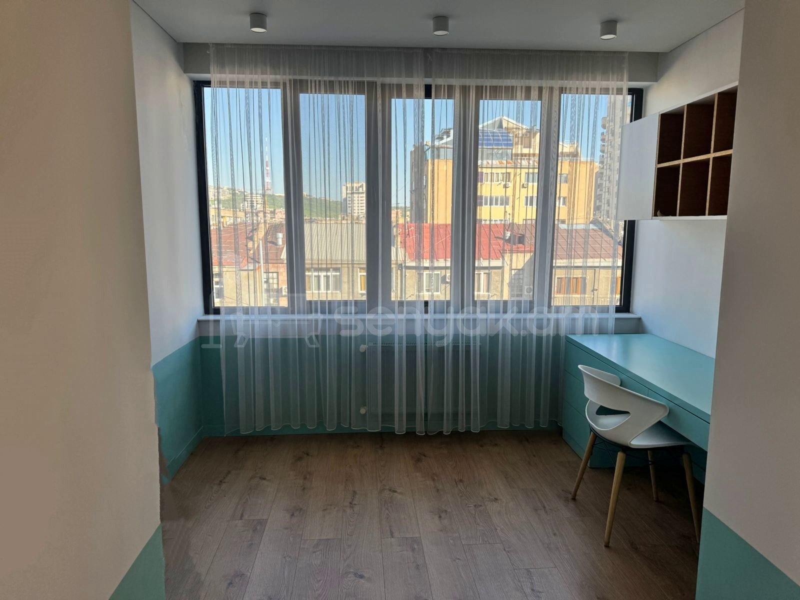 3 Սենյականոց Բնակարան Քարե Շենքում, 110քմ, 3/5 հարկ, Դիզայներական Վերանորոգված, Կահավորված, Արևկող