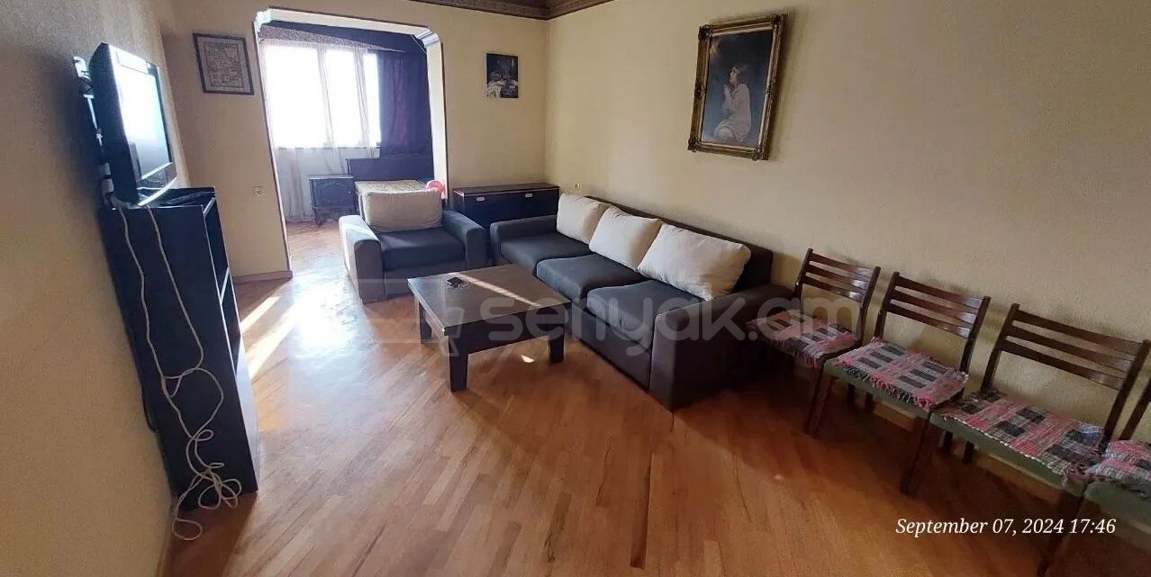 1 Սենյականոց Բնակարան Քարե Շենքում, 46քմ, 5/5 հարկ, Նորմալ Վիճակում, Կահավորված