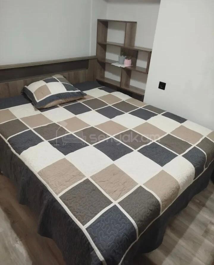 2 Սենյականոց Բնակարան Քարե Շենքում, 45քմ, 5/5 հարկ, Դիզայներական Վերանորոգված