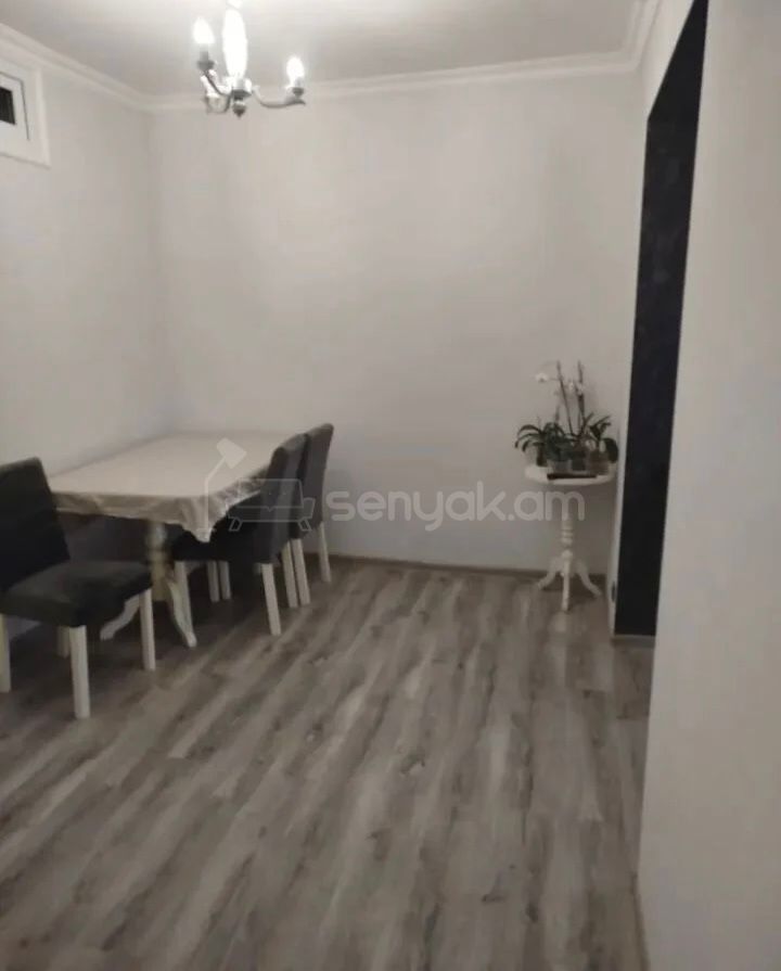 2 Սենյականոց Բնակարան Քարե Շենքում, 45քմ, 5/5 հարկ, Դիզայներական Վերանորոգված