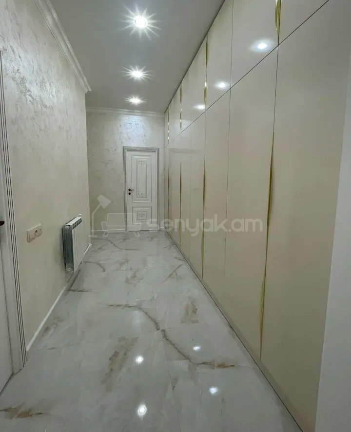 4 Սենյականոց Բնակարան Նորակառույցում, 121քմ, 8/8 հարկ, Կապիտալ Վերանորոգված