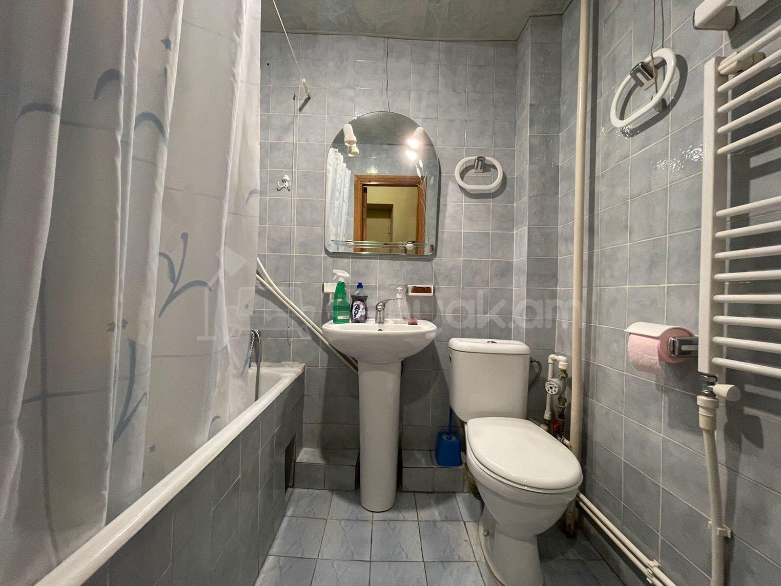 2 Սենյականոց Բնակարան, 48քմ, 2/5 հարկ, Նորմալ Վիճակում, Կահավորված, Արևկող