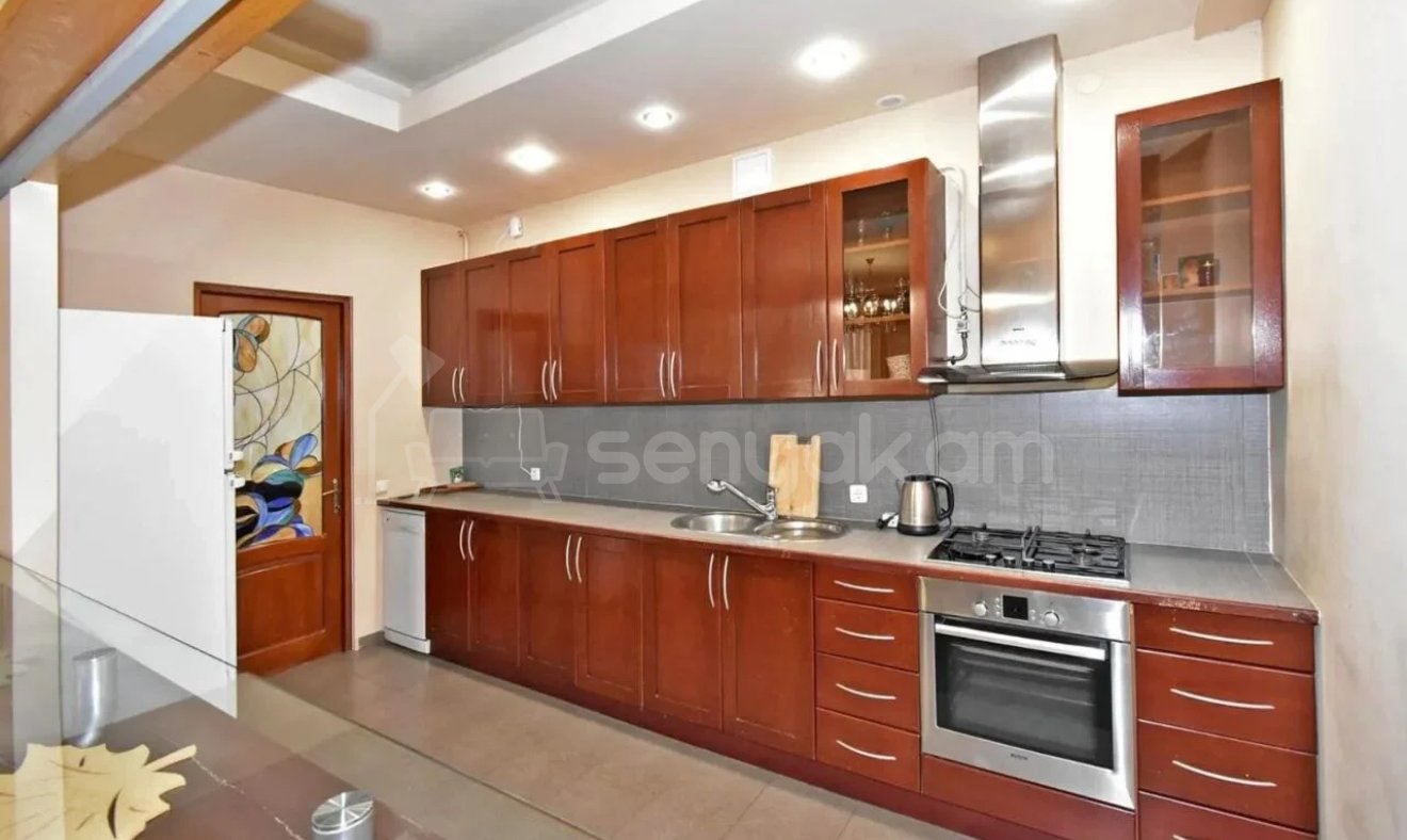 3 Սենյականոց Բնակարան Նորակառույցում, 138քմ, 9/13 հարկ, Կապիտալ Վերանորոգված