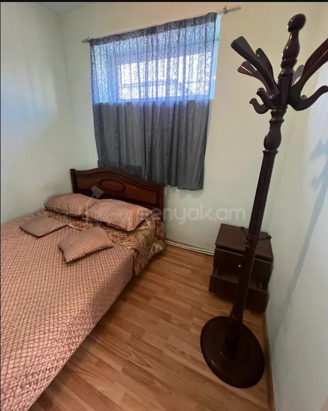 2 Սենյականոց Բնակարան Քարե Շենքում, 50քմ, 2/5 հարկ, Կապիտալ Վերանորոգված, Կահավորված