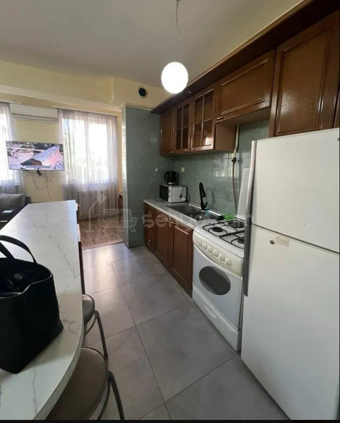 2 Սենյականոց Բնակարան Քարե Շենքում, 50քմ, 2/5 հարկ, Կապիտալ Վերանորոգված, Կահավորված