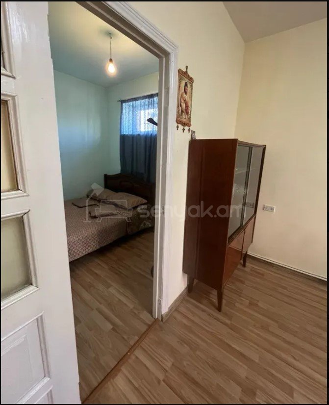 2 Սենյականոց Բնակարան Քարե Շենքում, 50քմ, 2/5 հարկ, Կապիտալ Վերանորոգված, Կահավորված