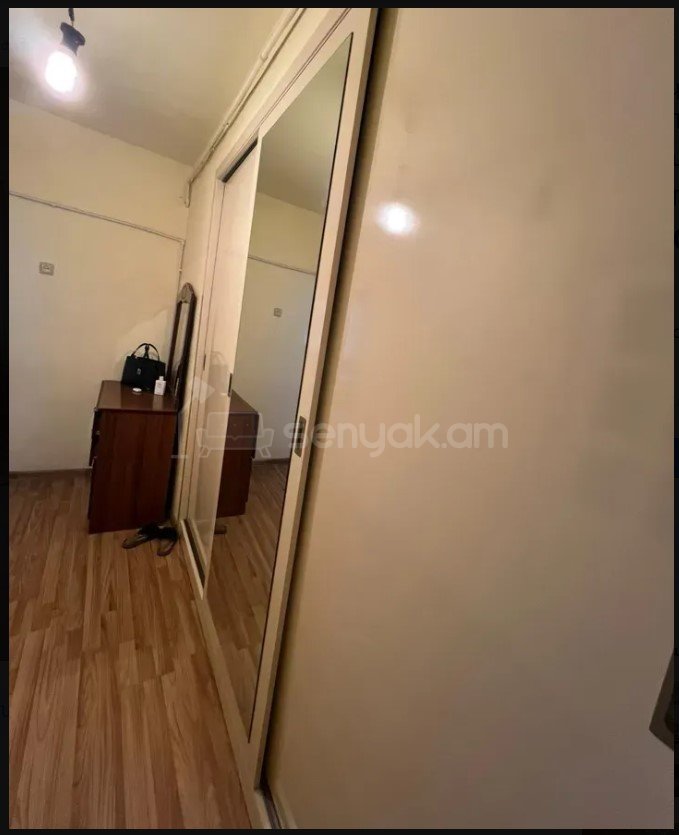2 Սենյականոց Բնակարան Քարե Շենքում, 50քմ, 2/5 հարկ, Կապիտալ Վերանորոգված, Կահավորված