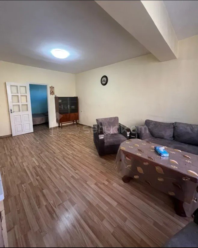 2 Սենյականոց Բնակարան Քարե Շենքում, 50քմ, 2/5 հարկ, Կապիտալ Վերանորոգված, Կահավորված
