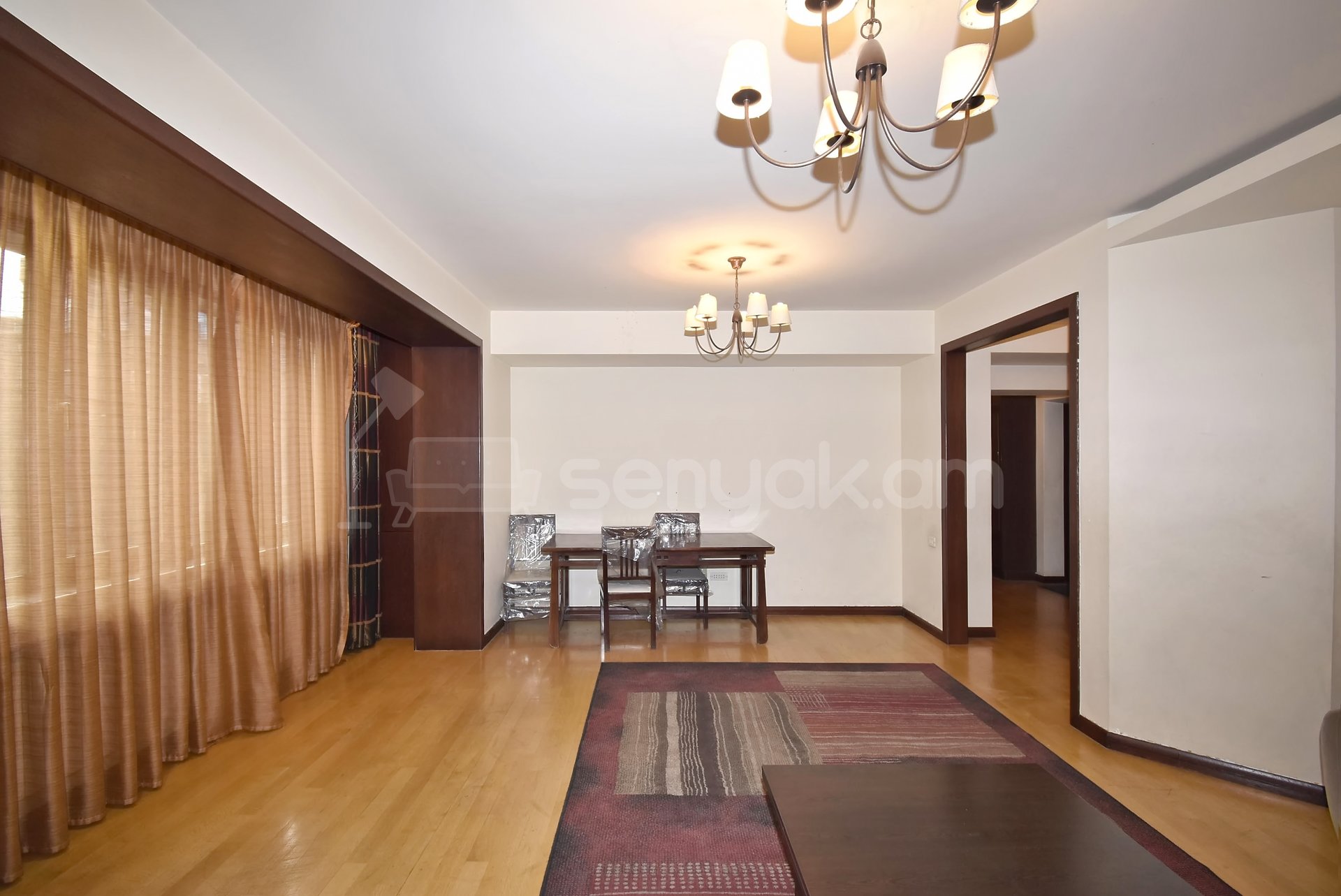 3 Սենյականոց Բնակարան Քարե Շենքում, 100քմ, 2/6 հարկ, Կապիտալ Վերանորոգված
