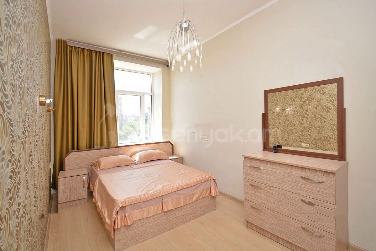 3 Սենյականոց Բնակարան Քարե Շենքում, 75քմ, 4/5 հարկ, Դիզայներական Վերանորոգված, Կահավորված, Արևկող