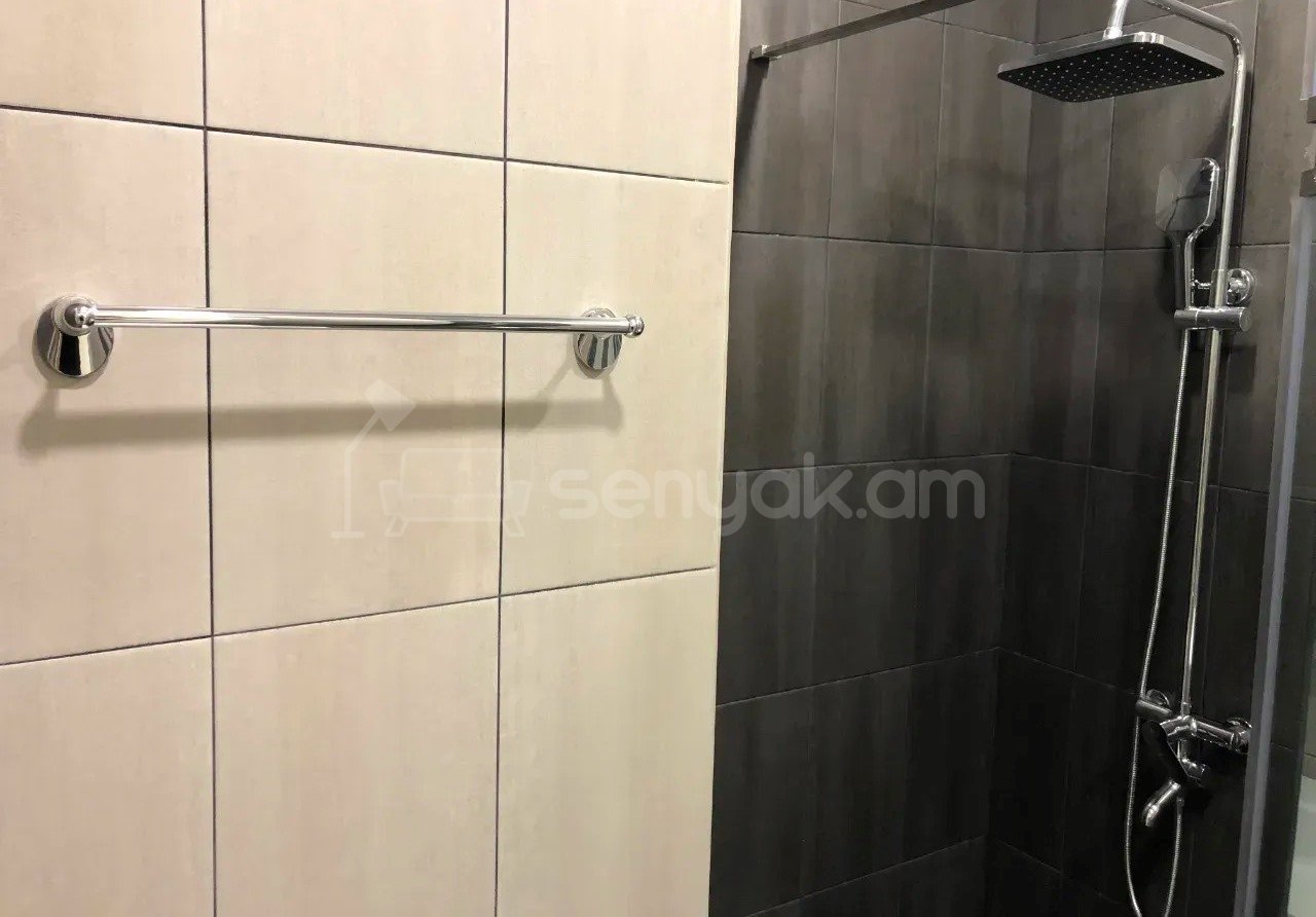 3 Սենյականոց Բնակարան Քարե Շենքում, 60քմ, 4/5 հարկ, Դիզայներական Վերանորոգված