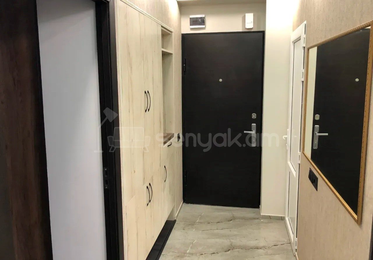 3 Սենյականոց Բնակարան Քարե Շենքում, 60քմ, 4/5 հարկ, Դիզայներական Վերանորոգված