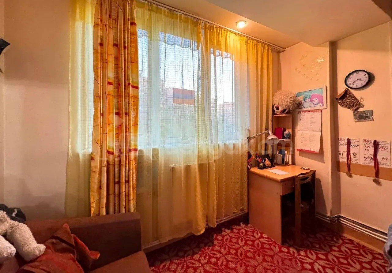 4 Սենյականոց Բնակարան, 80քմ, 4/9 հարկ, Նորմալ Վիճակում