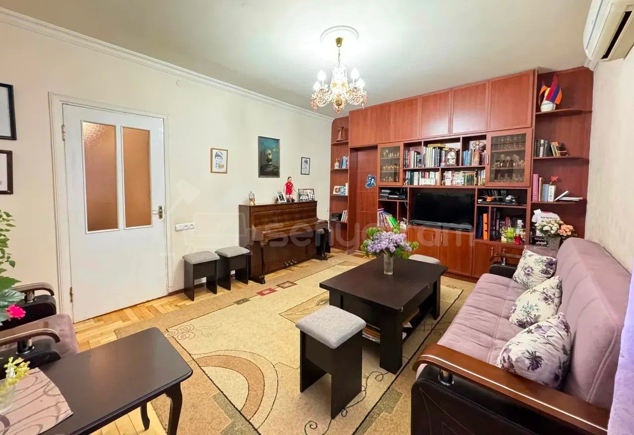 4 Սենյականոց Բնակարան, 80քմ, 4/9 հարկ, Նորմալ Վիճակում