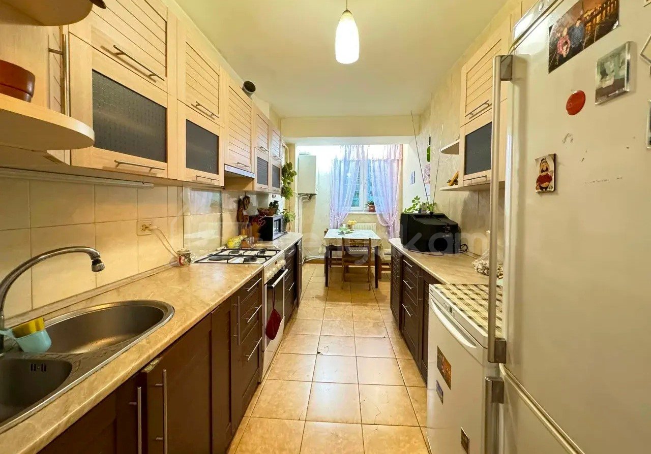 4 Սենյականոց Բնակարան, 80քմ, 4/9 հարկ, Նորմալ Վիճակում