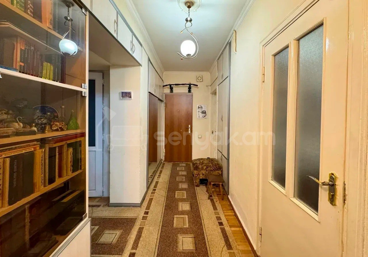 4 Սենյականոց Բնակարան, 80քմ, 4/9 հարկ, Նորմալ Վիճակում