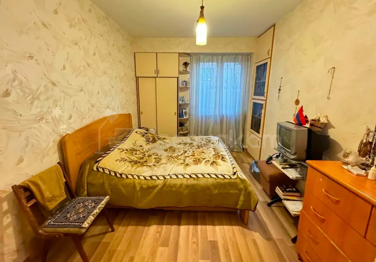 4 Սենյականոց Բնակարան, 80քմ, 4/9 հարկ, Նորմալ Վիճակում