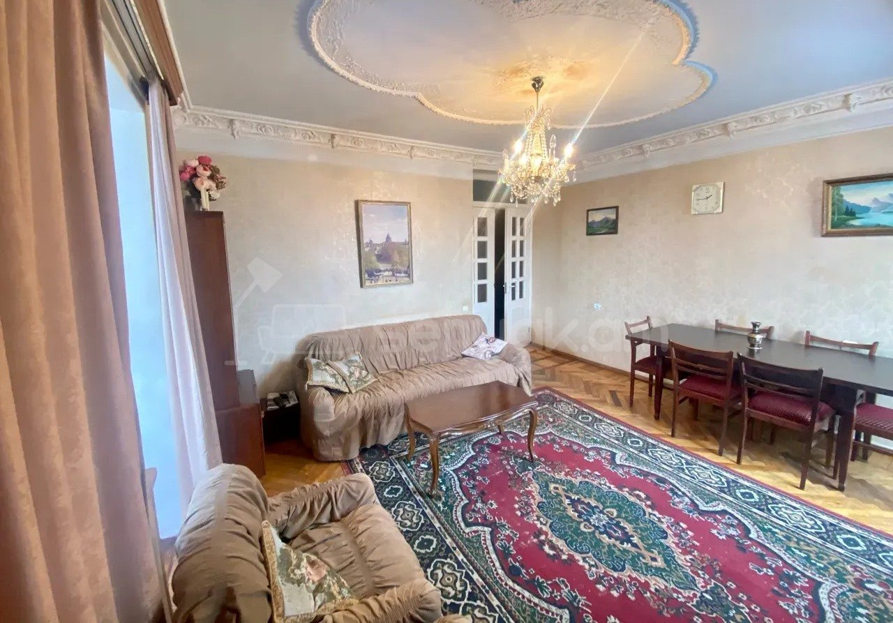 3 Սենյականոց Բնակարան, 82քմ, 8/14 հարկ, Նորմալ Վիճակում
