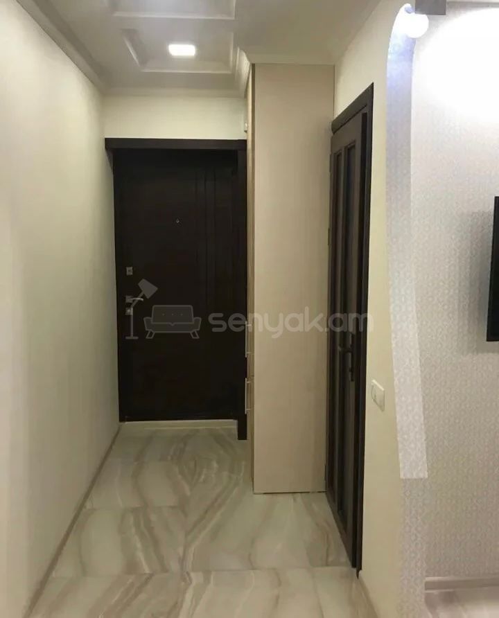 2 Սենյականոց Բնակարան Քարե Շենքում, 45քմ, 2/5 հարկ, Կապիտալ Վերանորոգված, Կահավորված