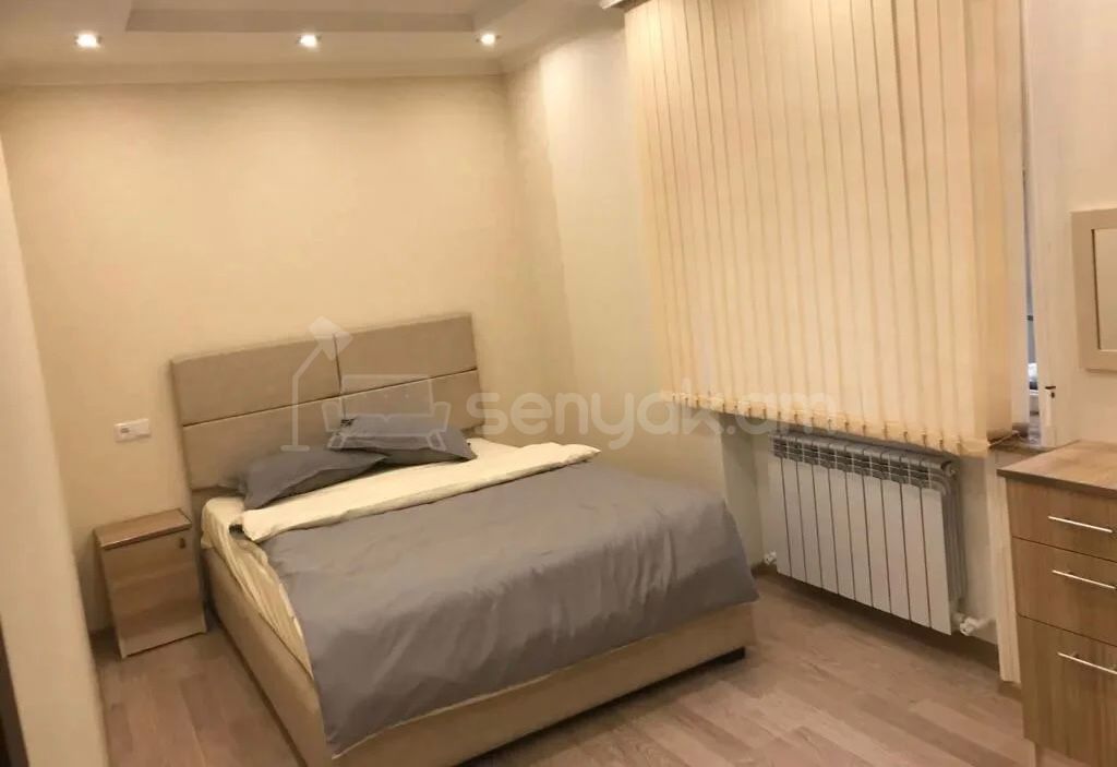 2 Սենյականոց Բնակարան Քարե Շենքում, 45քմ, 2/5 հարկ, Կապիտալ Վերանորոգված, Կահավորված