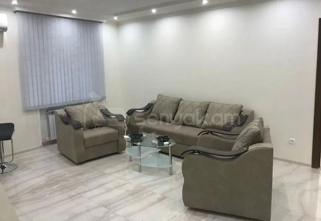 2 Սենյականոց Բնակարան Քարե Շենքում, 45քմ, 2/5 հարկ, Կապիտալ Վերանորոգված, Կահավորված