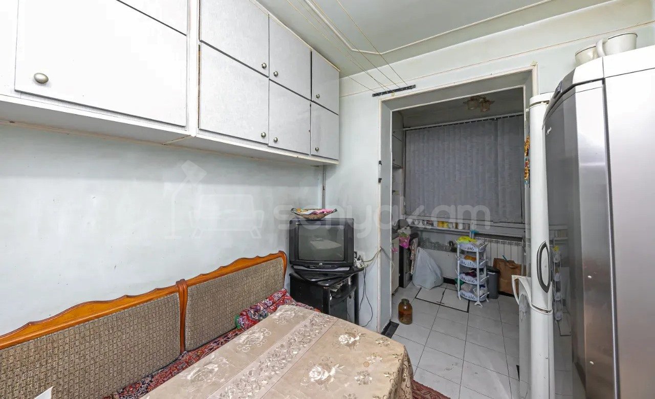 3 Սենյականոց Բնակարան, 74քմ, 1/5 հարկ, Կապիտալ Վերանորոգված