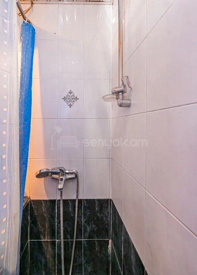 3 Սենյականոց Բնակարան, 74քմ, 1/5 հարկ, Կապիտալ Վերանորոգված