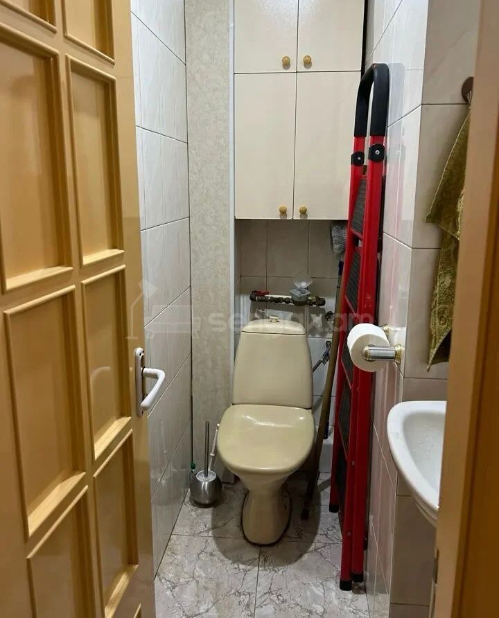 2 Սենյականոց Բնակարան Քարե Շենքում, 48քմ, 4/7 հարկ, Նորմալ Վիճակում, Կահավորված