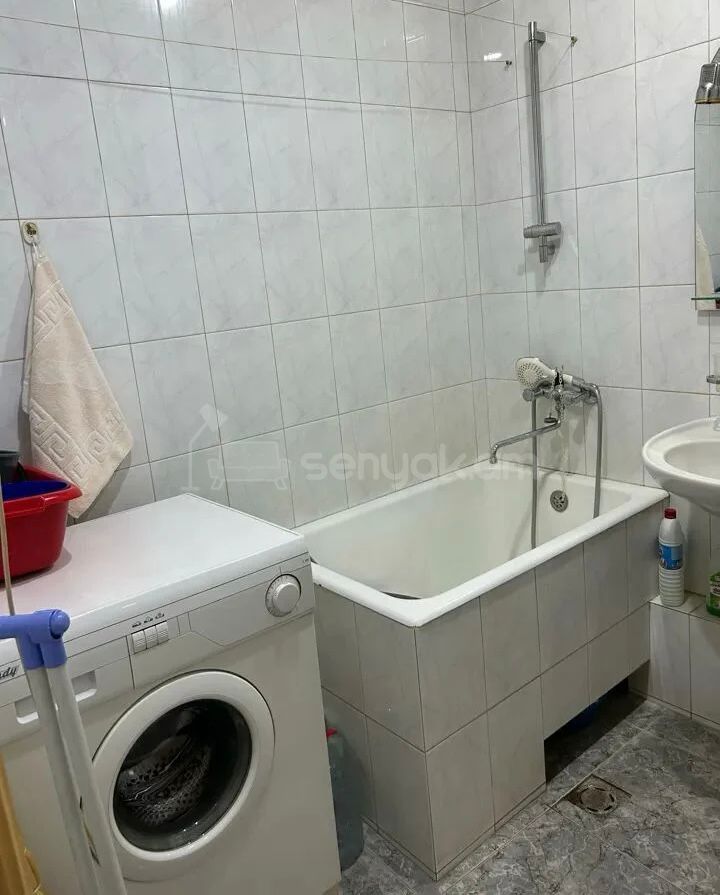 2 Սենյականոց Բնակարան Քարե Շենքում, 48քմ, 4/7 հարկ, Նորմալ Վիճակում, Կահավորված
