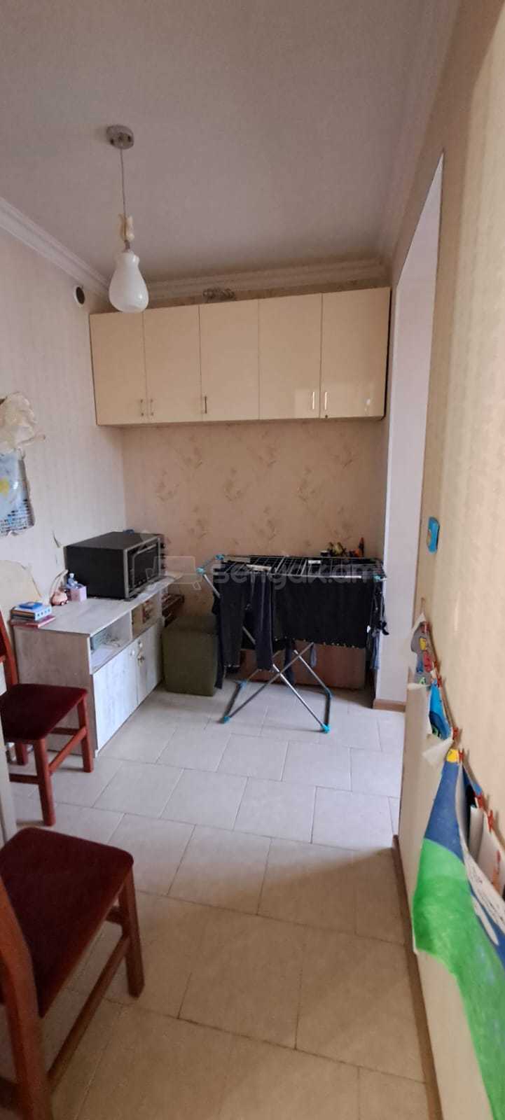 2 Սենյականոց Բնակարան Քարե Շենքում, 56քմ, 1/5 հարկ, Նորմալ Վիճակում