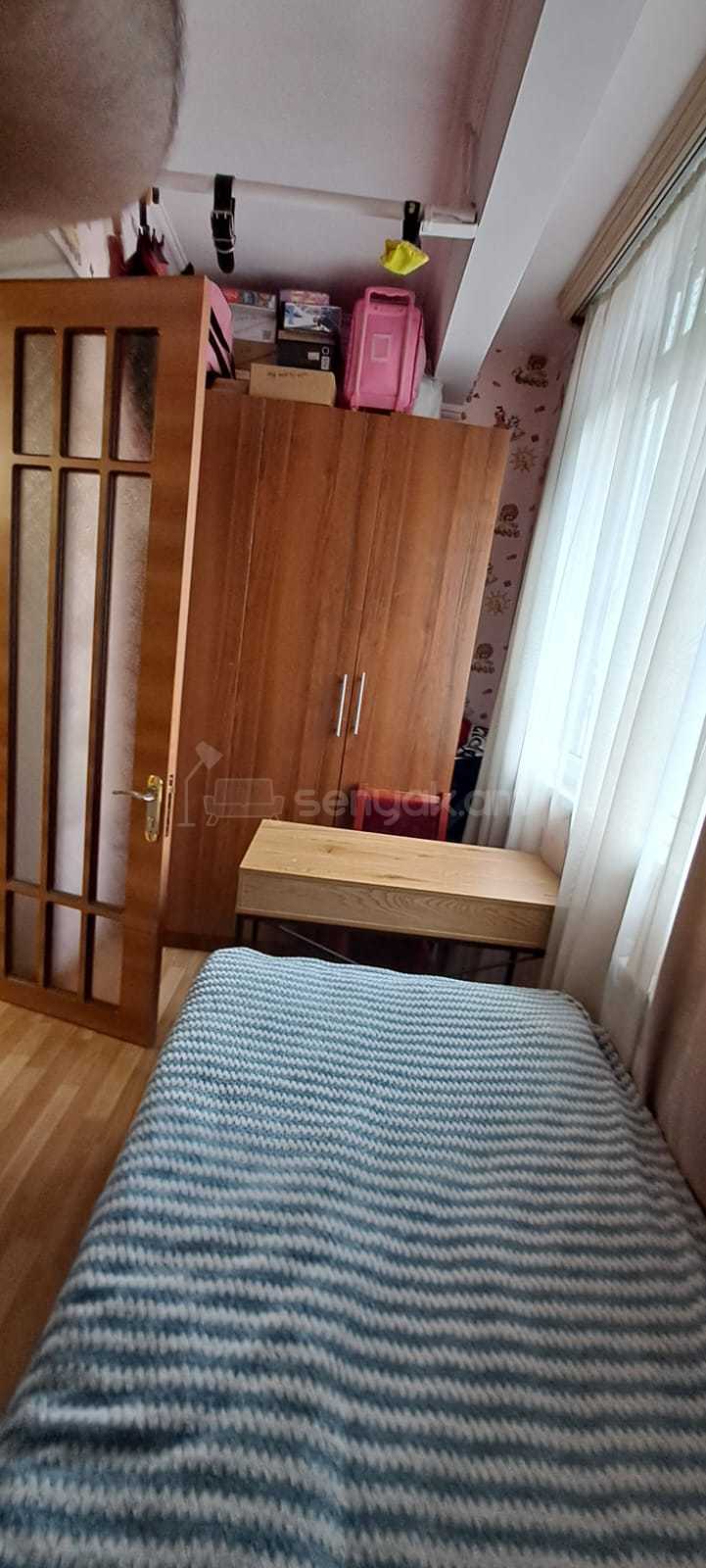2 Սենյականոց Բնակարան Քարե Շենքում, 56քմ, 1/5 հարկ, Նորմալ Վիճակում