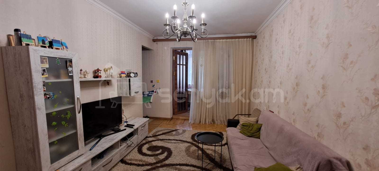 2 Սենյականոց Բնակարան Քարե Շենքում, 56քմ, 1/5 հարկ, Նորմալ Վիճակում
