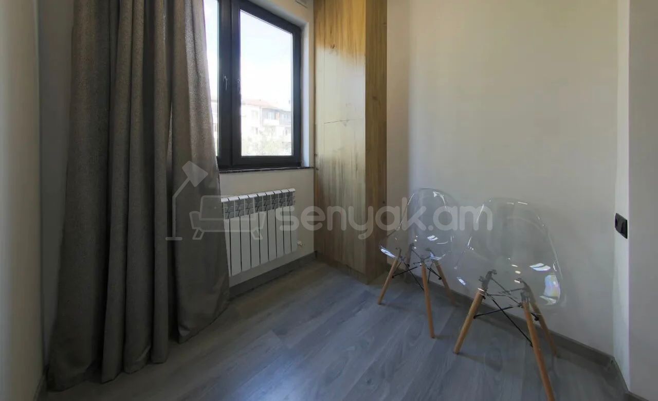 2 Սենյականոց Բնակարան Քարե Շենքում, 45քմ, 3/5 հարկ, Դիզայներական Վերանորոգված, Կահավորված