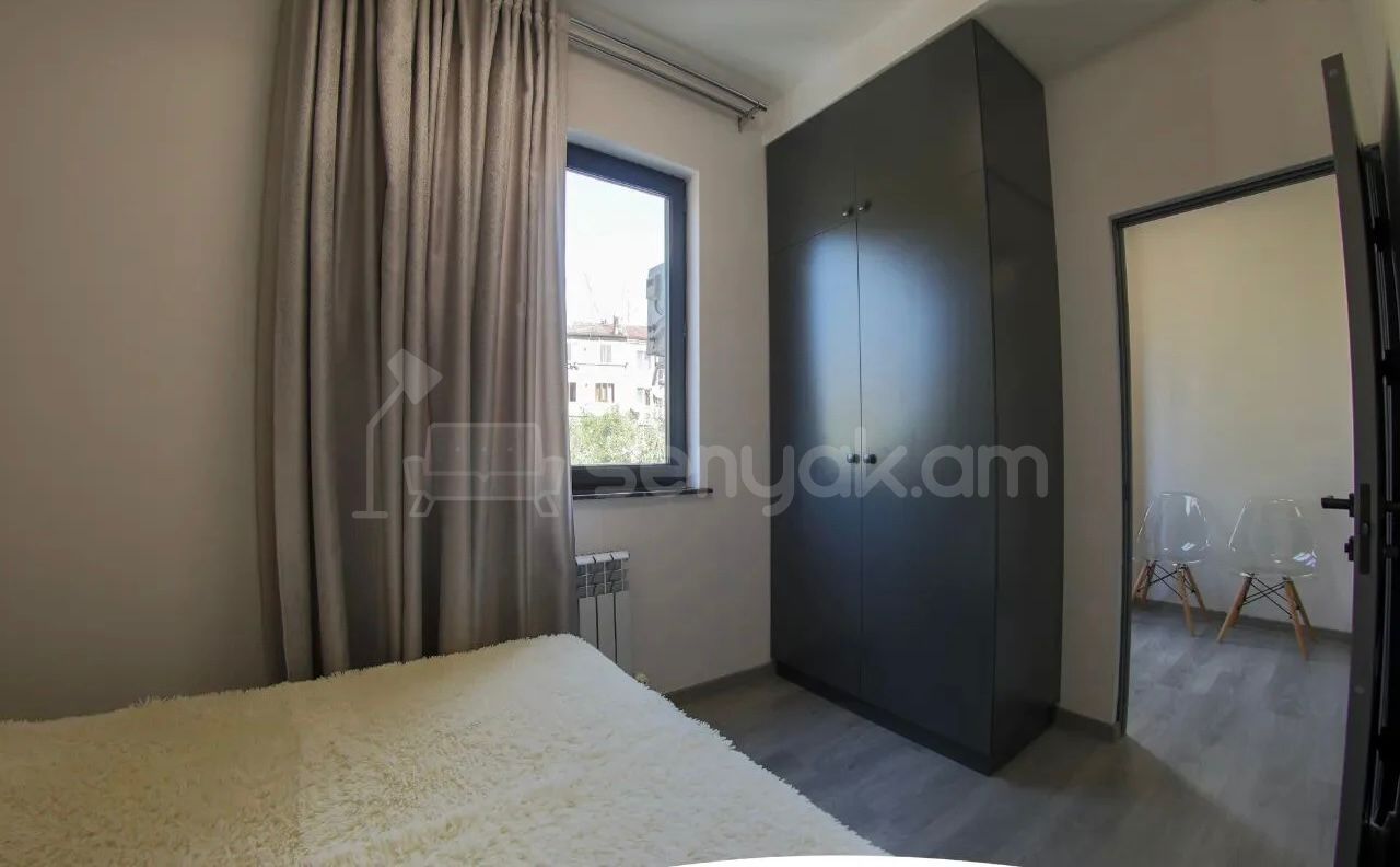 2 Սենյականոց Բնակարան Քարե Շենքում, 45քմ, 3/5 հարկ, Դիզայներական Վերանորոգված, Կահավորված