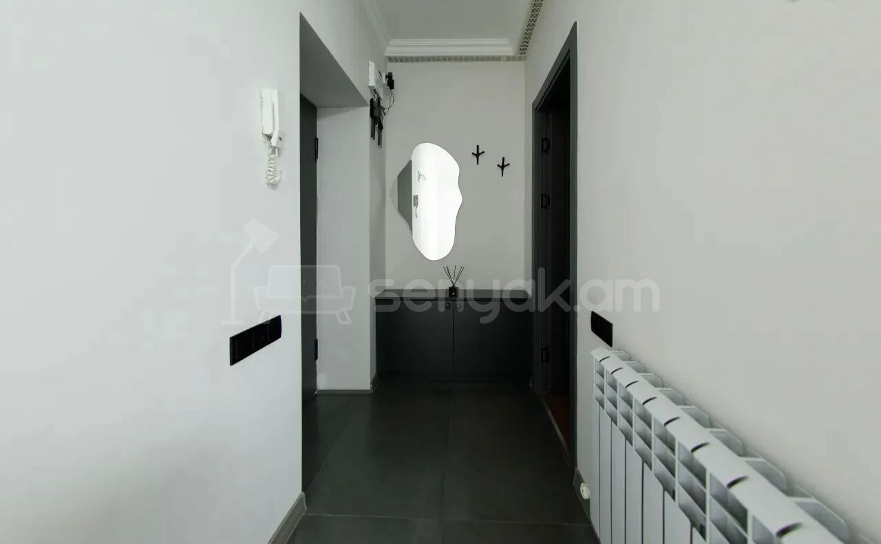 2 Սենյականոց Բնակարան Քարե Շենքում, 45քմ, 3/5 հարկ, Դիզայներական Վերանորոգված, Կահավորված
