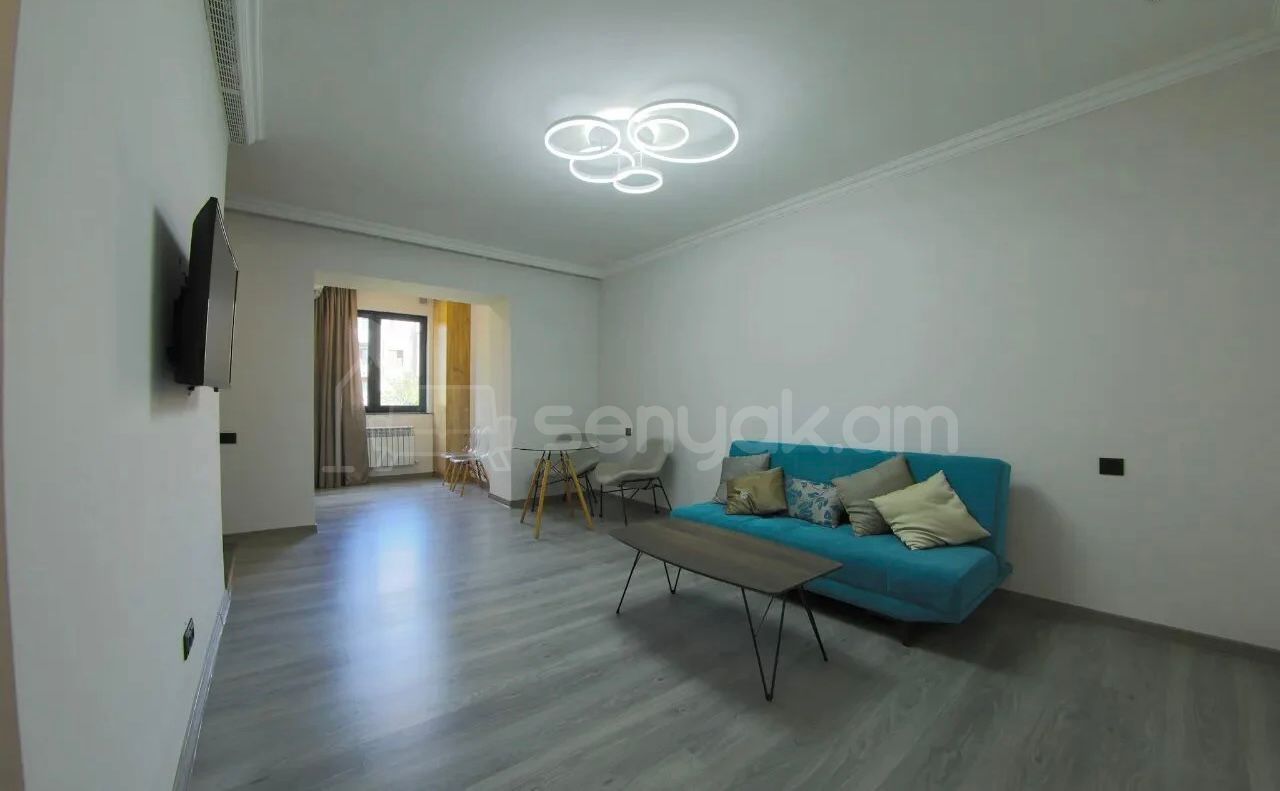 2 Սենյականոց Բնակարան Քարե Շենքում, 45քմ, 3/5 հարկ, Դիզայներական Վերանորոգված, Կահավորված