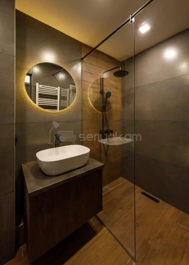 2 Սենյականոց Բնակարան Քարե Շենքում, 45քմ, 3/5 հարկ, Դիզայներական Վերանորոգված, Կահավորված