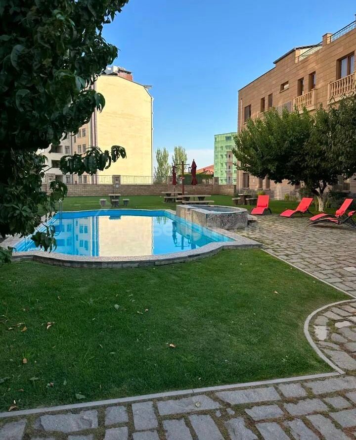 2 Սենյականոց Բնակարան Նորակառույցում, 70քմ, 3/3 հարկ, Կապիտալ Վերանորոգված, Կահավորված