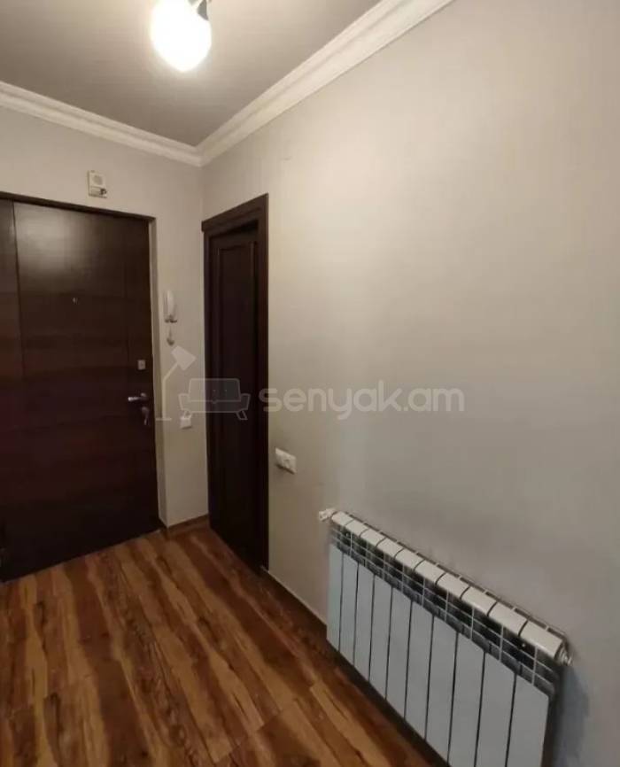 3 Սենյականոց Բնակարան Քարե Շենքում, 76քմ, 5/5 հարկ, Կապիտալ Վերանորոգված