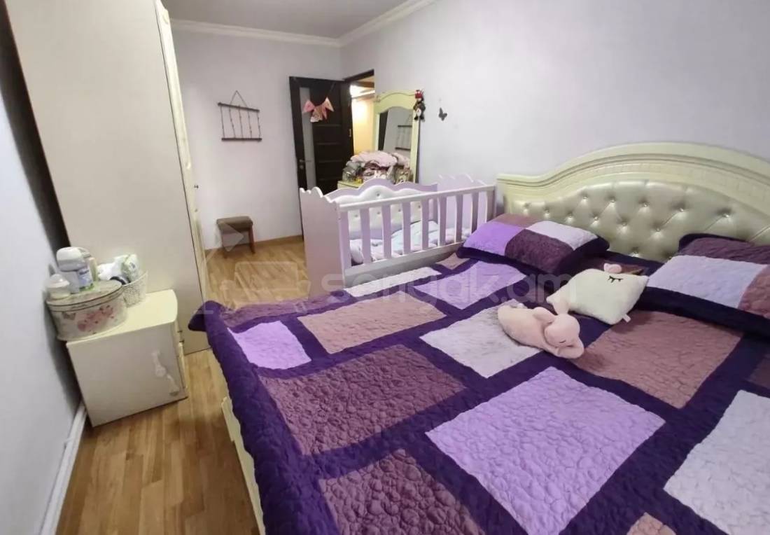 3 Սենյականոց Բնակարան Քարե Շենքում, 76քմ, 5/5 հարկ, Կապիտալ Վերանորոգված