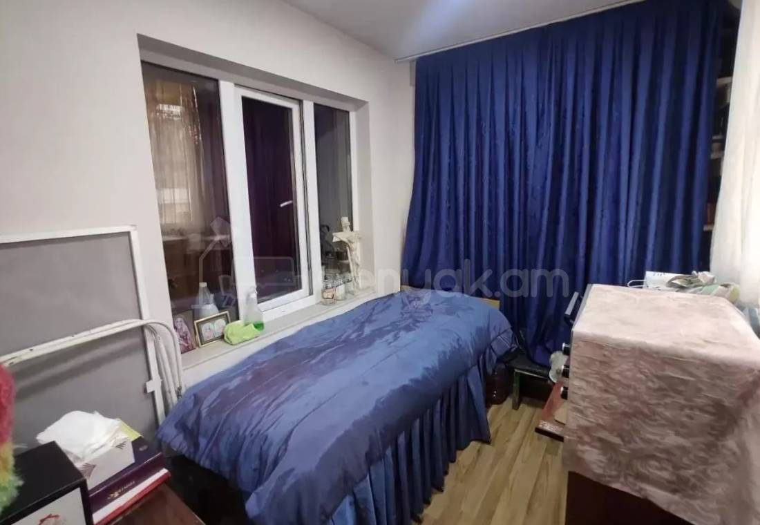 3 Սենյականոց Բնակարան Քարե Շենքում, 76քմ, 5/5 հարկ, Կապիտալ Վերանորոգված
