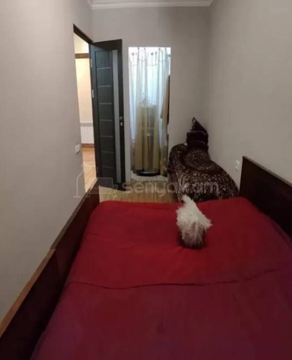 3 Սենյականոց Բնակարան Քարե Շենքում, 76քմ, 5/5 հարկ, Կապիտալ Վերանորոգված