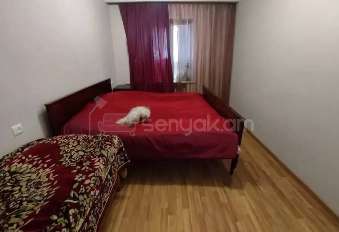 3 Սենյականոց Բնակարան Քարե Շենքում, 76քմ, 5/5 հարկ, Կապիտալ Վերանորոգված