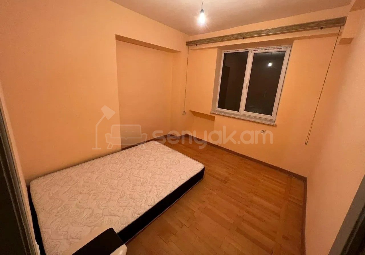3 Սենյականոց Բնակարան Քարե Շենքում, 64քմ, 3/5 հարկ, Կապիտալ Վերանորոգված