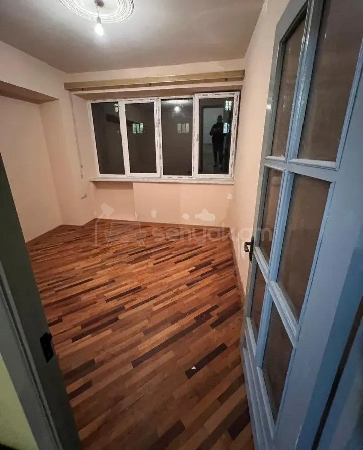 3 Սենյականոց Բնակարան Քարե Շենքում, 64քմ, 3/5 հարկ, Կապիտալ Վերանորոգված