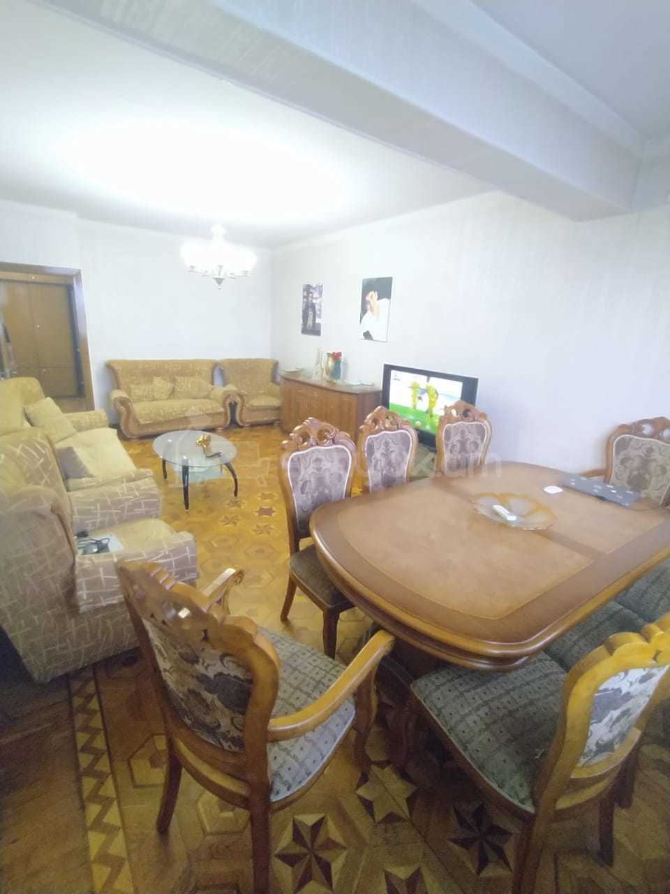 4 Սենյականոց Բնակարան Քարե Շենքում, 100քմ, 5/5 հարկ, Նորմալ Վիճակում