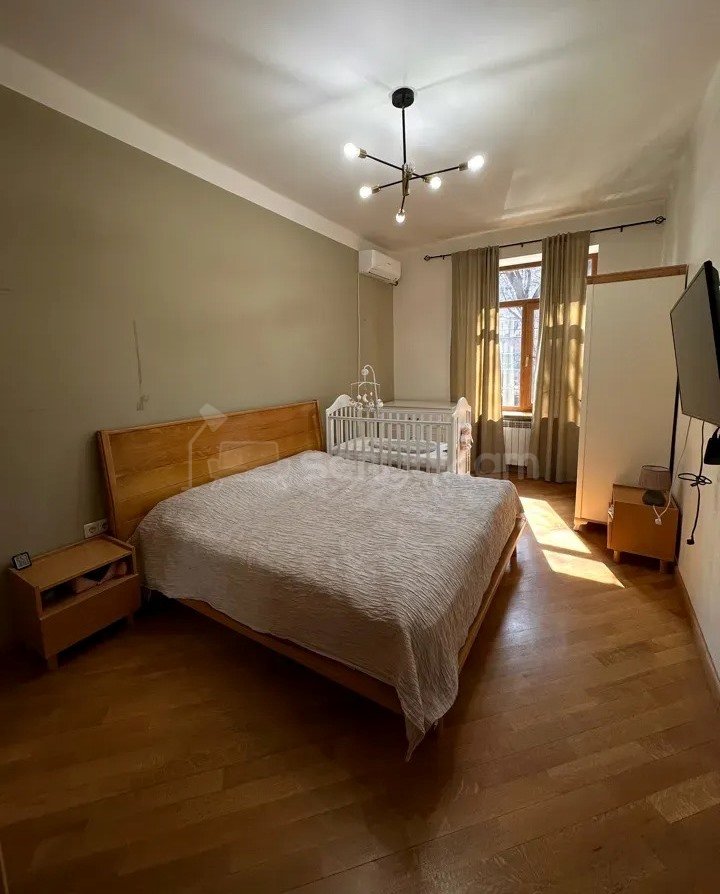 2 Սենյականոց Բնակարան Քարե Շենքում, 68քմ, 2/5 հարկ, Կապիտալ Վերանորոգված