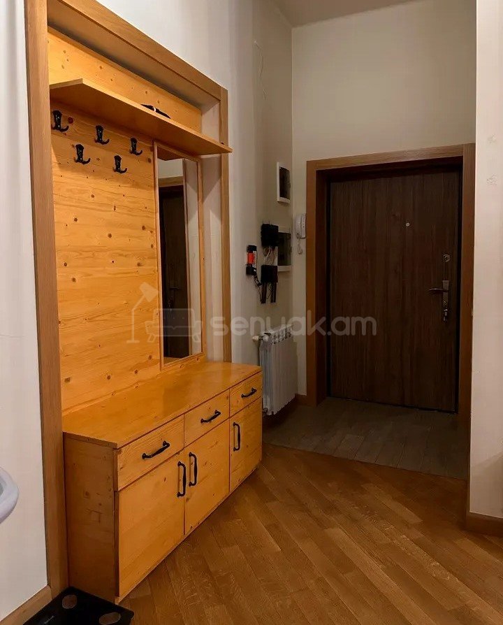 2 Սենյականոց Բնակարան Քարե Շենքում, 68քմ, 2/5 հարկ, Կապիտալ Վերանորոգված